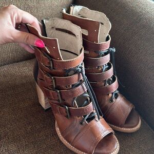 Freebird sandals Braeden 9 like new